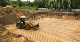 Разработка котлована Кольчугино стоимость за от 576 руб. м3 - заказать работы по копке и рытью котлованов | траншей